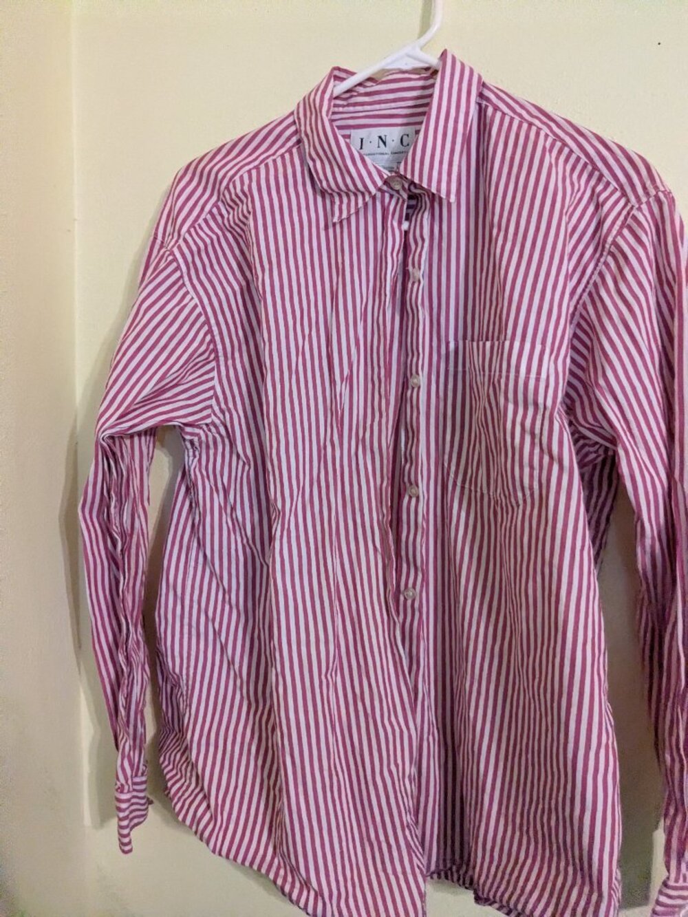 Cute button down. - Picture 1 of 5